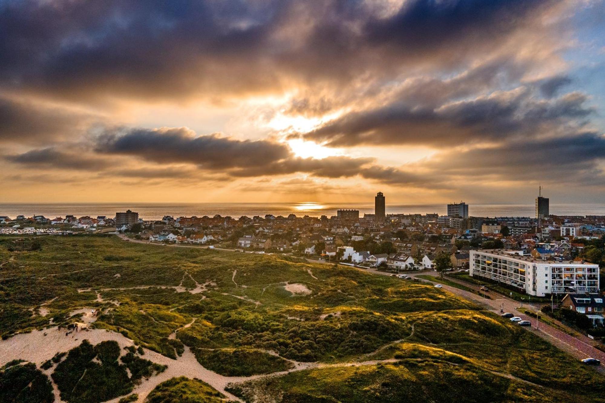 Studio Tara At The Beach With Private Parking Zandvoort Exterior photo