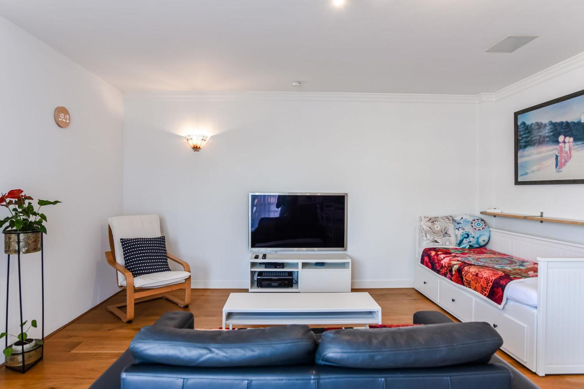 Studio Tara At The Beach With Private Parking Zandvoort Exterior photo